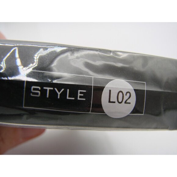 NEW Professional Magnetic Eye Lashes Style L02 No Glue Needed Natural New in Pkg - Picture 5 of 9